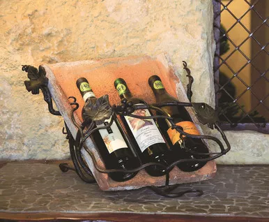 Vineyard 3-Bottle Tile Wine Easel by Bella Toscana