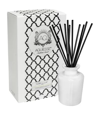 White Pear Agarwood Reed Diffuser Set by Aquiesse